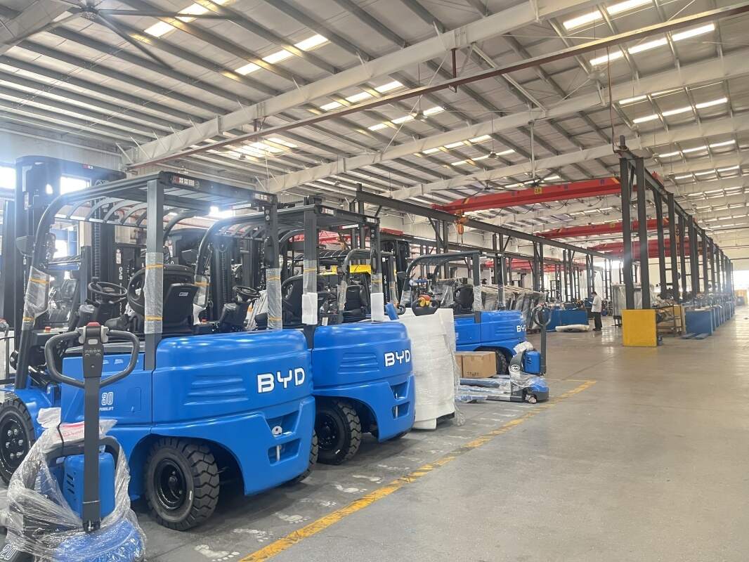 Le chariot élévateur à batterie au lithium BYD aide les entreprises à réduire leurs coûts et à améliorer leur qualité(Figure1)