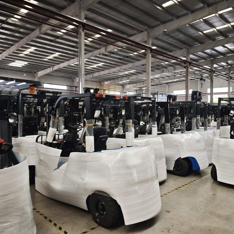 Le stockage à l'intérieur est préféré et les chariots élévateurs électriques ont