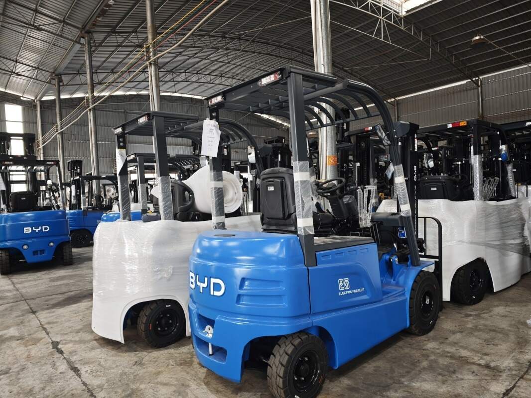 Chariot élévateur électrique 2 tonnes : le dossier pour tout comprendre