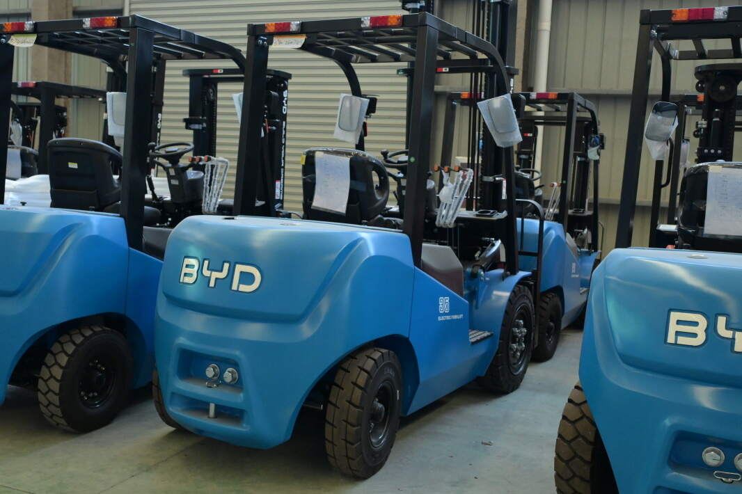 Chariot élévateur électrique tout terrain : optimiser votre logistique au quotid