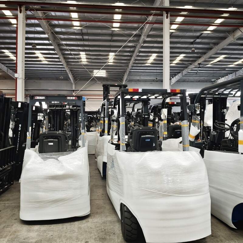 Améliorer la productivité avec votre chariot élévateur électrique 4 roues